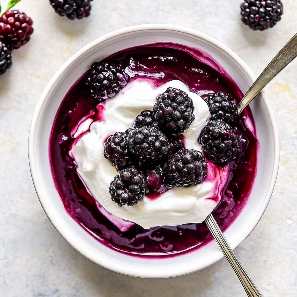 Recipe preparation for Easy Blackberry Compote